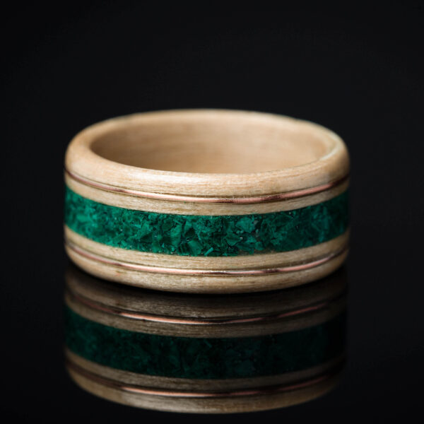 Koka gredzens ar malahītu