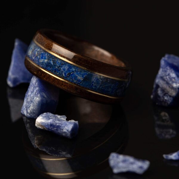 Walnut ring with lapis