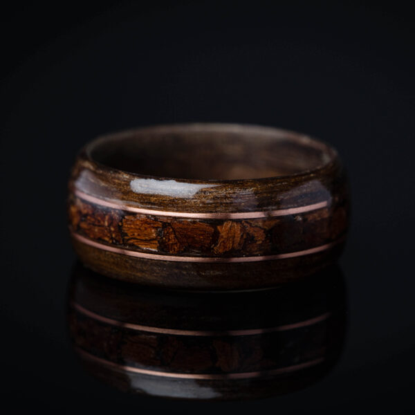 Walnut ring with oak bark